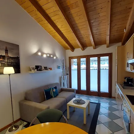 Dina - Garten, Klima, Pool, Parkplatz, Wifi Apartment *
