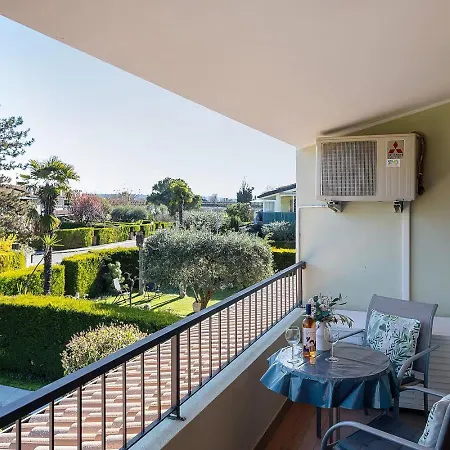 Apartment Dina - Garten, Klima, Pool, Parkplatz, Wifi *